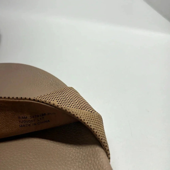 Frye Medallion Slides Slip On Sandals Flip Flops Shoes Logo Spellout Tan 8.5 - Picture 7 of 8